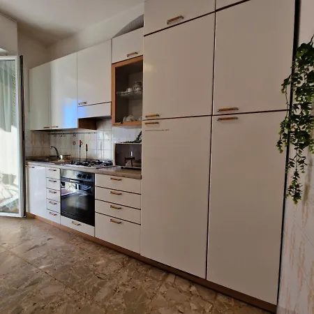 Appartamento 3 Locali - 600 Metri Dal Mare - Free Parking